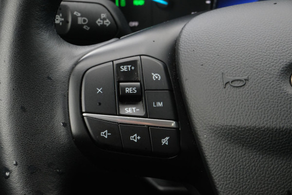 Ford Kuga 2.5 PHEV Titanium 224 PK | Winterpack | Stoelverwarming | Navigatie | Parkeersensoren | CarPlay | Climate Control
