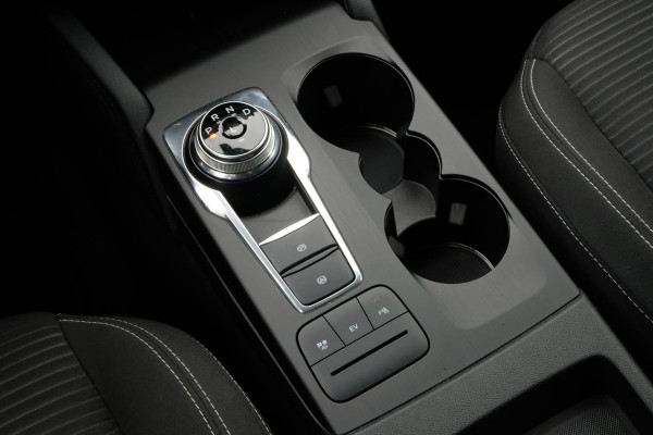 Ford Kuga 2.5 PHEV Titanium 224 PK | Winterpack | Stoelverwarming | Navigatie | Parkeersensoren | CarPlay | Climate Control