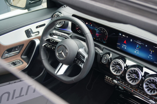Mercedes-Benz CLA-Klasse Shooting Brake AMG + BURMESTER / HEAD-UP / PANO / 360 CAMERA / MEMORY
