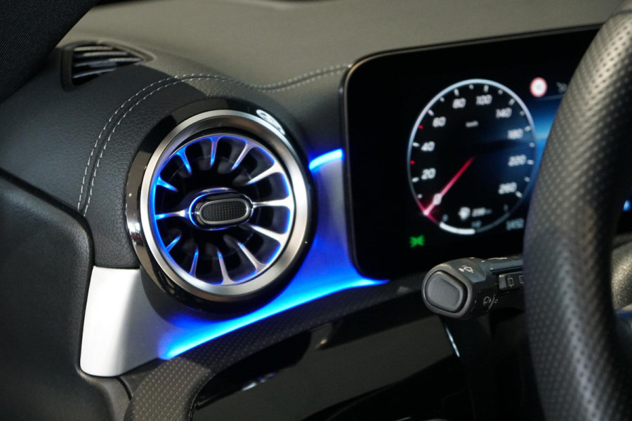 Mercedes-Benz CLA-Klasse Shooting Brake AMG + BURMESTER / HEAD-UP / PANO / 360 CAMERA / MEMORY