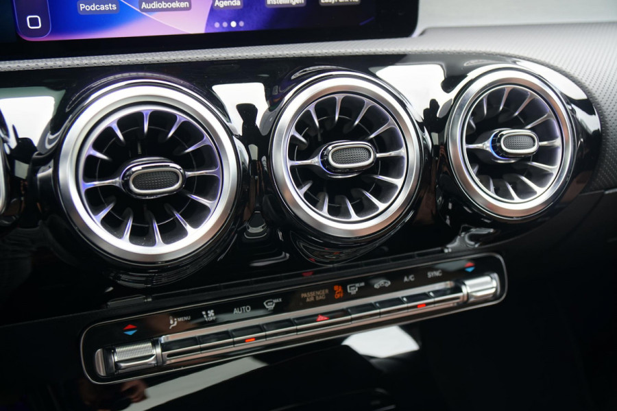 Mercedes-Benz CLA-Klasse Shooting Brake AMG + BURMESTER / HEAD-UP / PANO / 360 CAMERA / MEMORY