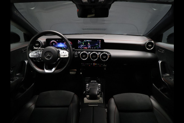 Mercedes-Benz CLA-Klasse 250 e Premium Plus AMG-Line [SOH 100%, TREKHAAK UITKLAPBAAR, SCHUIFKANTELDAK, APPLE CARPLAY, ANDROID, STOELVERWARMING, CAMERA, PDC V+A, CRUISE, CLIMATE, NIEUWSTAAT]
