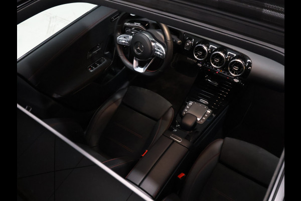 Mercedes-Benz CLA-Klasse 250 e Premium Plus AMG-Line [SOH 100%, TREKHAAK UITKLAPBAAR, SCHUIFKANTELDAK, APPLE CARPLAY, ANDROID, STOELVERWARMING, CAMERA, PDC V+A, CRUISE, CLIMATE, NIEUWSTAAT]