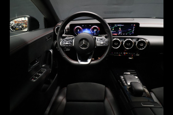 Mercedes-Benz CLA-Klasse 250 e Premium Plus AMG-Line [SOH 100%, TREKHAAK UITKLAPBAAR, SCHUIFKANTELDAK, APPLE CARPLAY, ANDROID, STOELVERWARMING, CAMERA, PDC V+A, CRUISE, CLIMATE, NIEUWSTAAT]