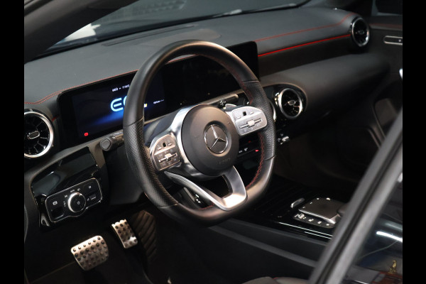 Mercedes-Benz CLA-Klasse 250 e Premium Plus AMG-Line [SOH 100%, TREKHAAK UITKLAPBAAR, SCHUIFKANTELDAK, APPLE CARPLAY, ANDROID, STOELVERWARMING, CAMERA, PDC V+A, CRUISE, CLIMATE, NIEUWSTAAT]