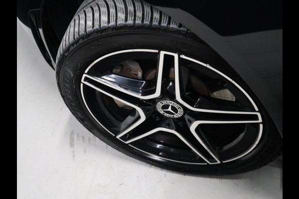 Mercedes-Benz CLA-Klasse 250 e Premium Plus AMG-Line [SOH 100%, TREKHAAK UITKLAPBAAR, SCHUIFKANTELDAK, APPLE CARPLAY, ANDROID, STOELVERWARMING, CAMERA, PDC V+A, CRUISE, CLIMATE, NIEUWSTAAT]