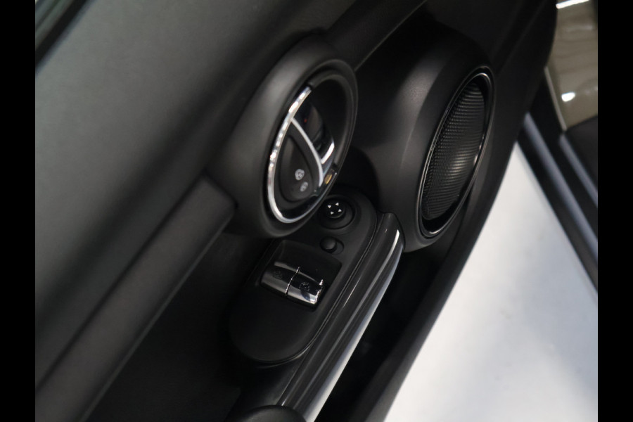 MINI 3-deurs 1.5 One First Salt [APPLE CARPLAY, CRUISE CONTROL, NAVIGATIE, AIRCONDITIONING, DIMLICHTEN AUTOMATISCH, NIEUWSTAAT]