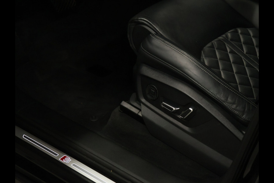 Audi Q7 60 TFSI e quattro Competition S Line [LUCHTVERING, TREKHAAK UITKLAPBAAR, SCHUIFDAK, BOSE 3D, MEMORY SEATS, 360° CAMERA, APPLE CARPLAY, STOELVERWARMING V+A, STOELVENTILATIE, STUURVERWARMING, ADAPTIVE CRUISE, NIEUWSTAAT]