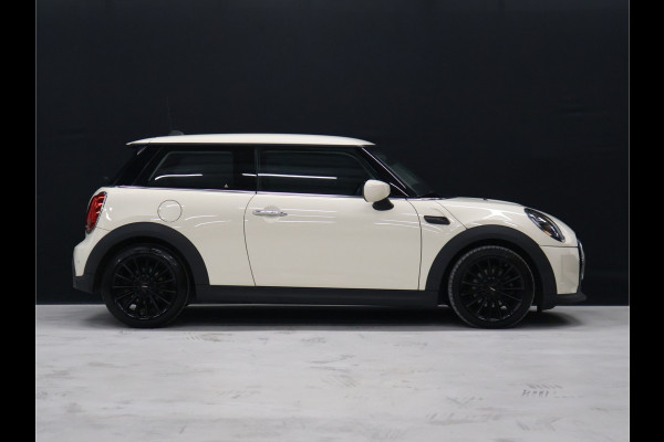 MINI 3-deurs 1.5 One Business Edition [APPLE CARPLAY, JCW VELG, PARKEERSENSOR, SPORTSTOELEN, CRUISE CONTROL, NIEUWSTAAT]