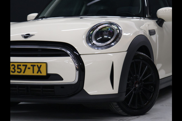 MINI 3-deurs 1.5 One Business Edition [APPLE CARPLAY, JCW VELG, PARKEERSENSOR, SPORTSTOELEN, CRUISE CONTROL, NIEUWSTAAT]