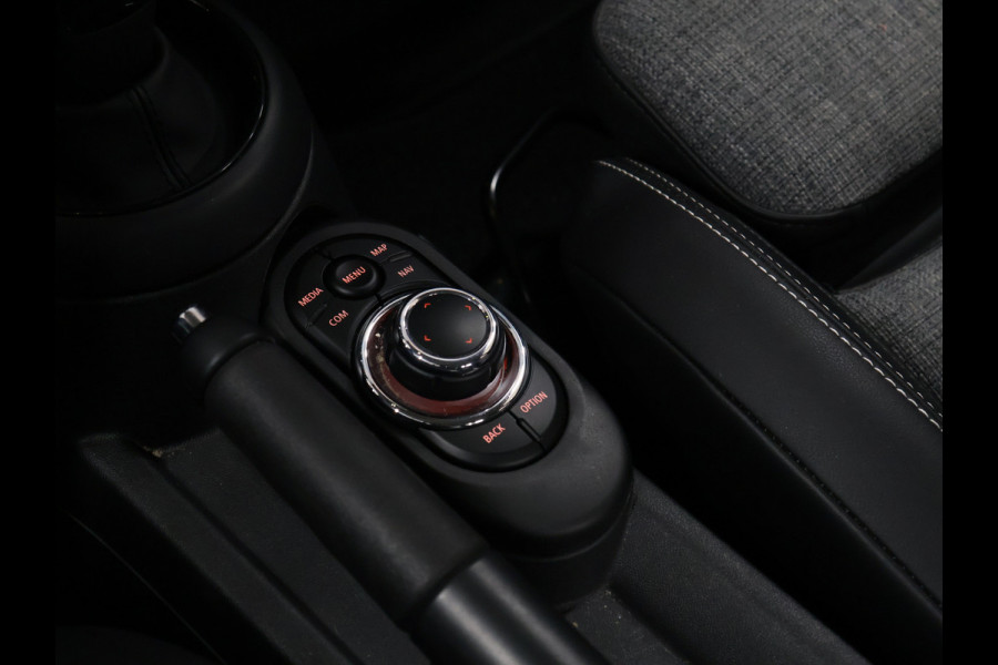 MINI 3-deurs 1.5 One Business Edition [APPLE CARPLAY, JCW VELG, PARKEERSENSOR, SPORTSTOELEN, CRUISE CONTROL, NIEUWSTAAT]