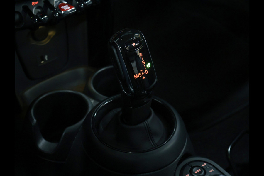 MINI 3-deurs 1.5 One Business Edition [APPLE CARPLAY, JCW VELG, PARKEERSENSOR, SPORTSTOELEN, CRUISE CONTROL, NIEUWSTAAT]