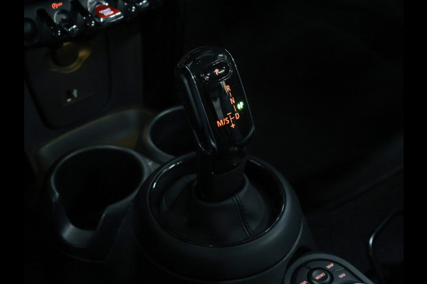 MINI 3-deurs 1.5 One Business Edition [APPLE CARPLAY, JCW VELG, PARKEERSENSOR, SPORTSTOELEN, CRUISE CONTROL, NIEUWSTAAT]