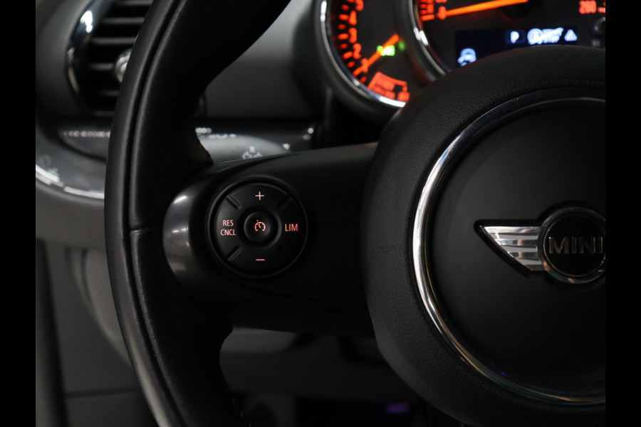MINI Clubman 1.5 Cooper Chili Hyde Park [JCW VELG, PARKEERSENSOR V+A, STOELVERWARMING, CRUISE CONTROL, NAVIGATIE, BLUETOOTH, NIEUWSTAAT]