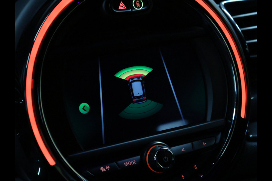 MINI Clubman 1.5 Cooper Chili Hyde Park [JCW VELG, PARKEERSENSOR V+A, STOELVERWARMING, CRUISE CONTROL, NAVIGATIE, BLUETOOTH, NIEUWSTAAT]