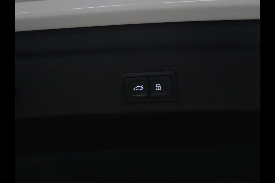 Audi Q3 Sportback 45 TFSI e Edition [TREKHAAK, APPLE CARPLAY, ANDROID AUTO, CAMERA, STOELVERWARMING, ADAPTIVE CRUISE, DODE HOEK DETECTIE, CLIMATE, NIEUWSTAAT]