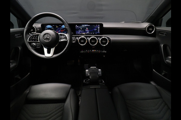 Mercedes-Benz A-Klasse 180 Business Solution AMG [SCHUIFKANTELDAK, CAMERA, STOELVERWARMING, BLUETOOTH, SCHAKELFLIPPERS, CRUISE, CLIMATE, NIEUWSTAAT]