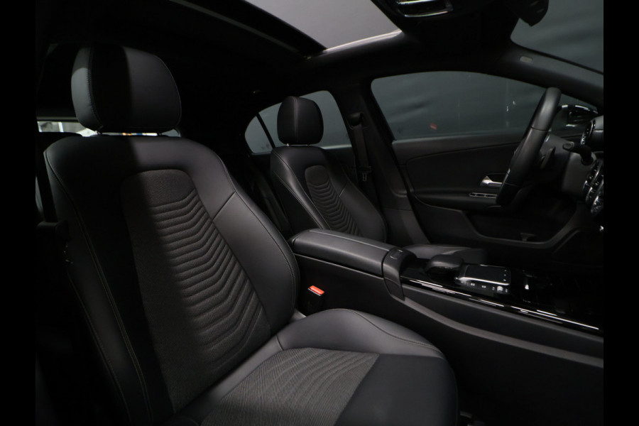 Mercedes-Benz A-Klasse 180 Business Solution AMG [SCHUIFKANTELDAK, CAMERA, STOELVERWARMING, BLUETOOTH, SCHAKELFLIPPERS, CRUISE, CLIMATE, NIEUWSTAAT]