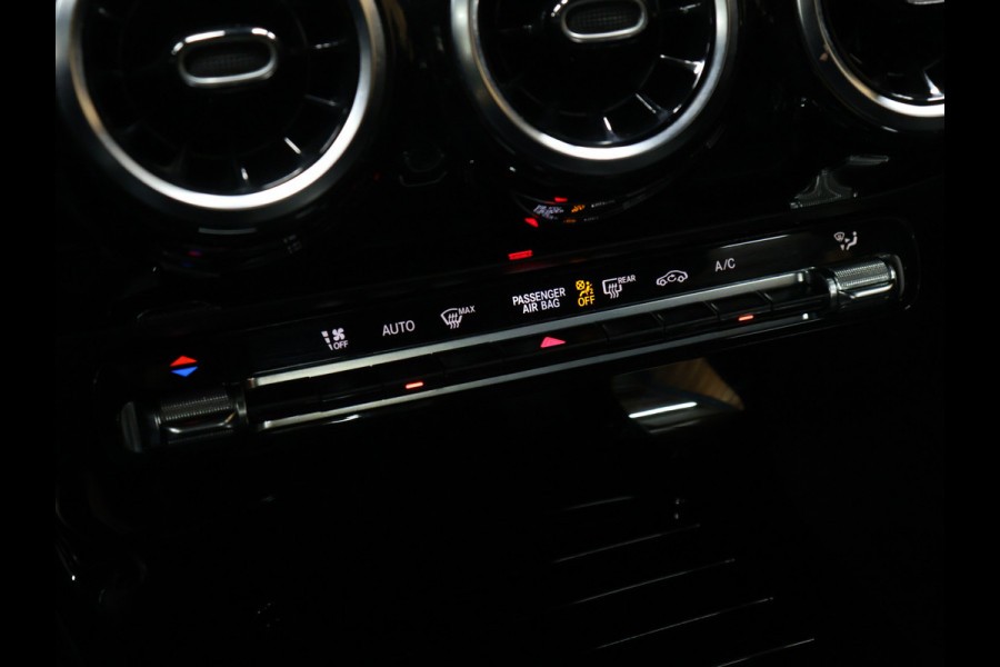 Mercedes-Benz A-Klasse 180 Business Solution AMG [SCHUIFKANTELDAK, CAMERA, STOELVERWARMING, BLUETOOTH, SCHAKELFLIPPERS, CRUISE, CLIMATE, NIEUWSTAAT]