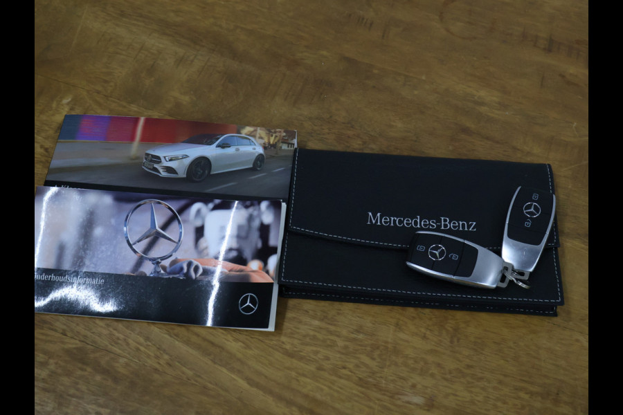 Mercedes-Benz A-Klasse 180 Business Solution AMG [SCHUIFKANTELDAK, CAMERA, STOELVERWARMING, BLUETOOTH, SCHAKELFLIPPERS, CRUISE, CLIMATE, NIEUWSTAAT]