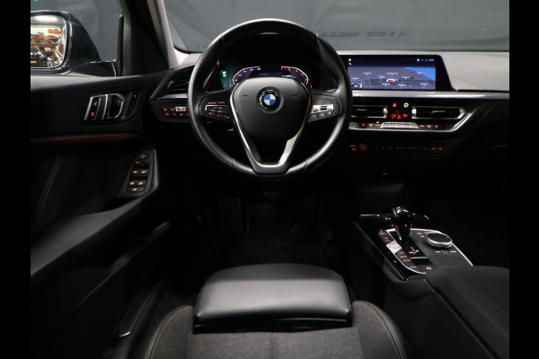 BMW 1-serie 118i Executive Edition [AFNEEMBARE TREKHAAK, APPLE CARPLAY, ANDROID, SPORTSTOELEN, PDC V+A, BMW LED, CRUISE, CLIMATE, NIEUWSTAAT]