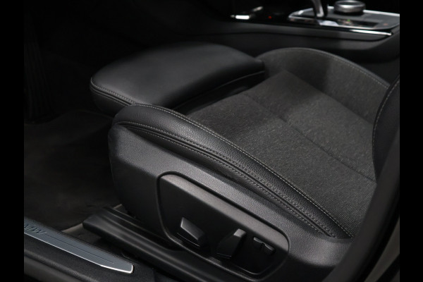 BMW 1-serie 118i Executive Edition [AFNEEMBARE TREKHAAK, APPLE CARPLAY, ANDROID, SPORTSTOELEN, PDC V+A, BMW LED, CRUISE, CLIMATE, NIEUWSTAAT]