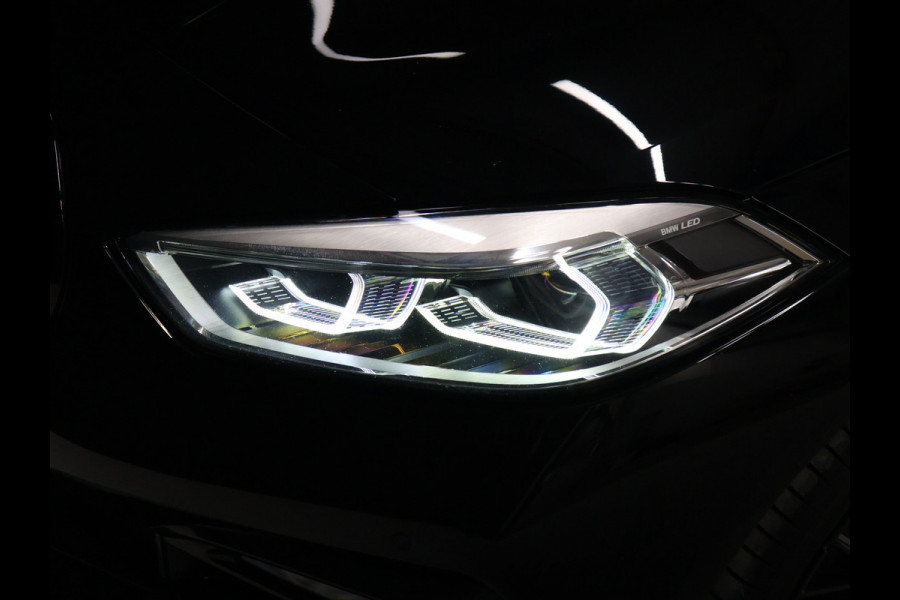 BMW 1-serie 118i Executive Edition [AFNEEMBARE TREKHAAK, APPLE CARPLAY, ANDROID, SPORTSTOELEN, PDC V+A, BMW LED, CRUISE, CLIMATE, NIEUWSTAAT]