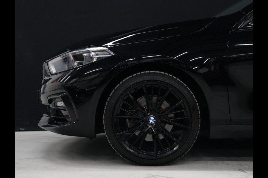 BMW 1-serie 118i Executive Edition [AFNEEMBARE TREKHAAK, APPLE CARPLAY, ANDROID, SPORTSTOELEN, PDC V+A, BMW LED, CRUISE, CLIMATE, NIEUWSTAAT]