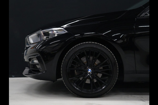 BMW 1-serie 118i Executive Edition [AFNEEMBARE TREKHAAK, APPLE CARPLAY, ANDROID, SPORTSTOELEN, PDC V+A, BMW LED, CRUISE, CLIMATE, NIEUWSTAAT]