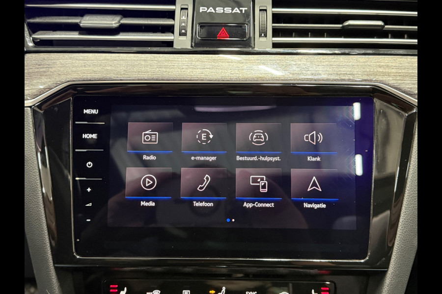Volkswagen Passat Variant GTE 218pk DSG | Pano | Trekhaak | IQ Light | ACC | HUD | Nappa Leder | Massage | Camera