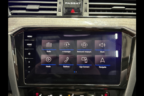 Volkswagen Passat Variant GTE 218pk DSG | Pano | Trekhaak | IQ Light | ACC | HUD | Nappa Leder | Massage | Camera