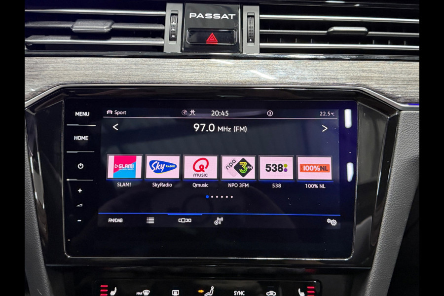 Volkswagen Passat Variant GTE 218pk DSG | Pano | Trekhaak | IQ Light | ACC | HUD | Nappa Leder | Massage | Camera