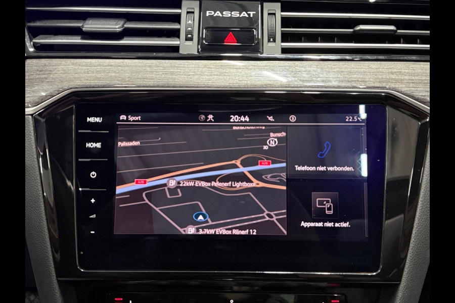Volkswagen Passat Variant GTE 218pk DSG | Pano | Trekhaak | IQ Light | ACC | HUD | Nappa Leder | Massage | Camera