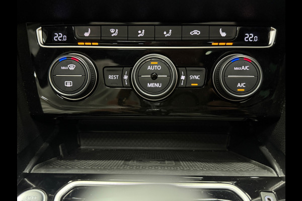 Volkswagen Passat Variant GTE 218pk DSG | Pano | Trekhaak | IQ Light | ACC | HUD | Nappa Leder | Massage | Camera