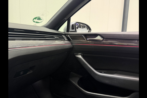 Volkswagen Passat Variant GTE 218pk DSG | Pano | Trekhaak | IQ Light | ACC | HUD | Nappa Leder | Massage | Camera