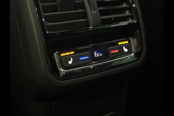 Volkswagen Passat Variant GTE 218pk DSG | Pano | Trekhaak | IQ Light | ACC | HUD | Nappa Leder | Massage | Camera
