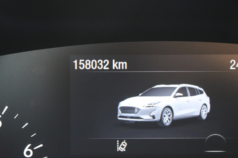 Ford FOCUS Wagon 1.0 EcoBoost Edition Business NAVI AIRCO PDC TREKHAAK 158000KM!!!