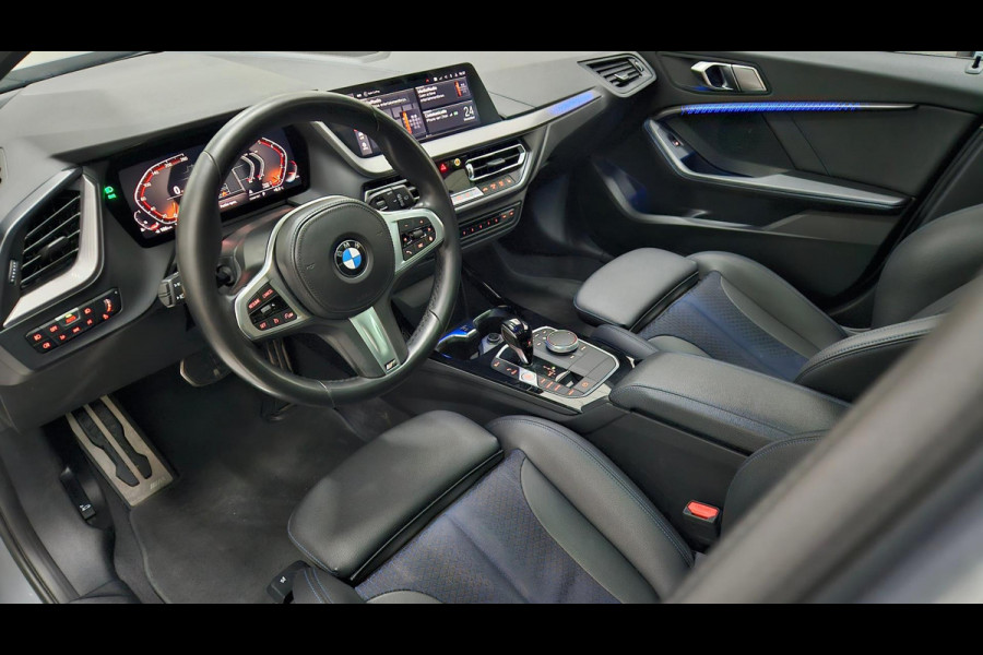 BMW 1-serie 118i M-Sport | Orig. NL | PANO | Sfeerverl. | Carplay | ACC