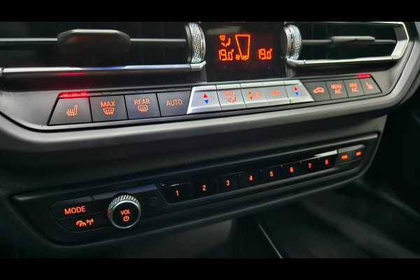 BMW 1-serie 118i M-Sport | Orig. NL | PANO | Sfeerverl. | Carplay | ACC