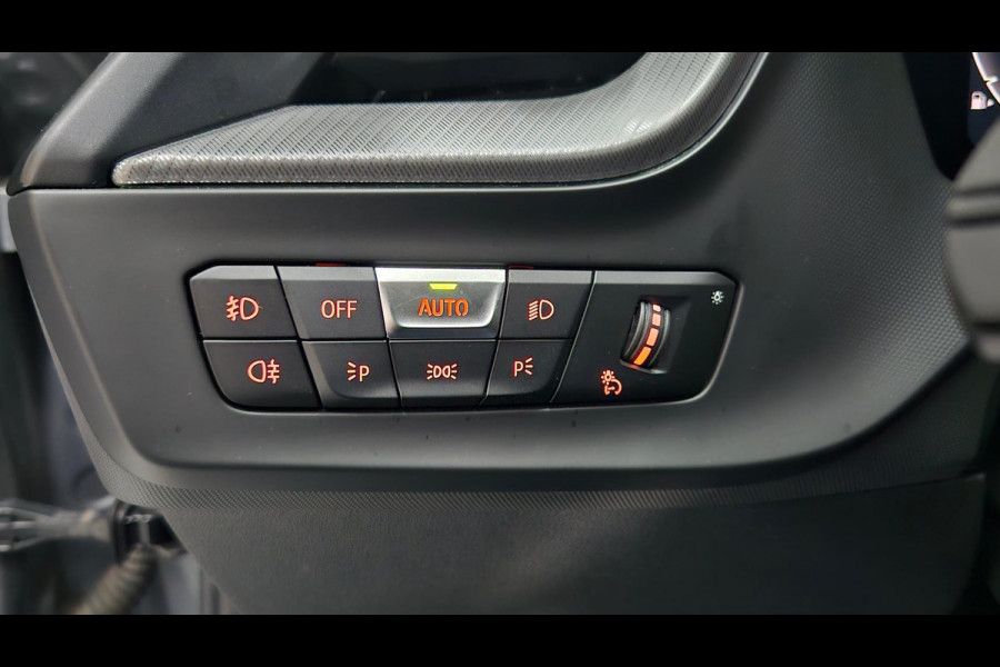 BMW 1-serie 118i M-Sport | Orig. NL | PANO | Sfeerverl. | Carplay | ACC