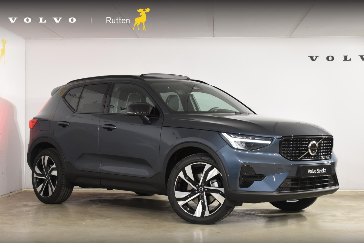 Volvo XC40 B4 211PK Automaat Plus Dark / Adaptive Cruise control / 360 Camera / Extra getint glas / 20'' velgen / Harman Kardon / Elektrisch verstelbare stoelen met geheugen / Stoel- en stuurverwarming / Elektrisch panorama schuifdak