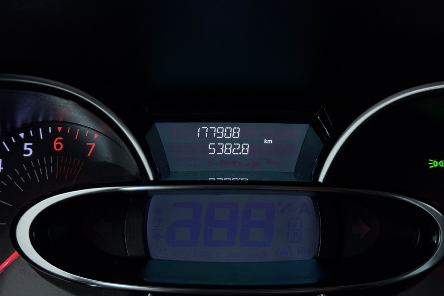Renault Clio 0.9 TCe Limited (NAVIGATIE, CRUISE CONTROL, PARKEERSENSOREN)