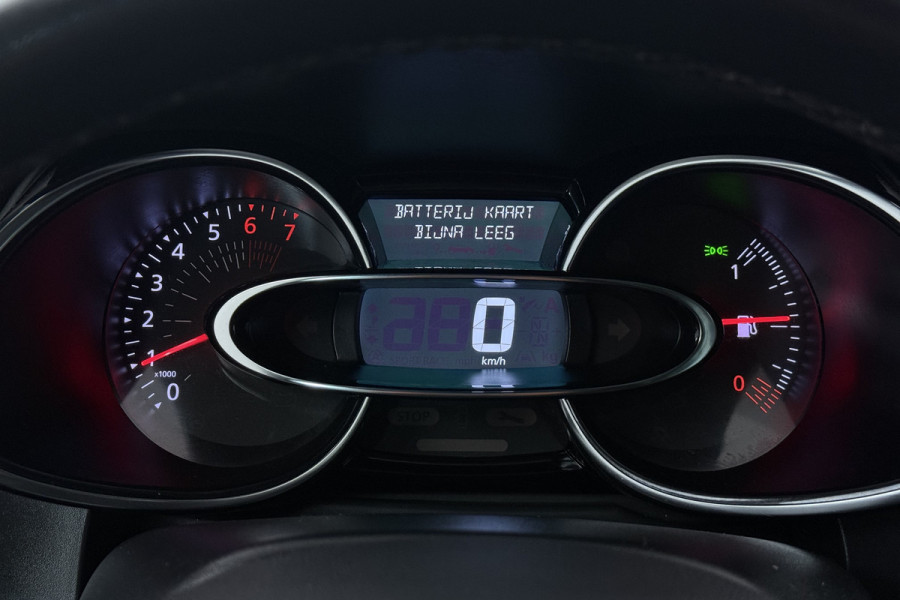 Renault Clio 0.9 TCe Limited (NAVIGATIE, CRUISE CONTROL, PARKEERSENSOREN)