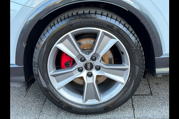 Audi Q2 35 TFSI S-Line Leer Navi Camera Carplay Pano