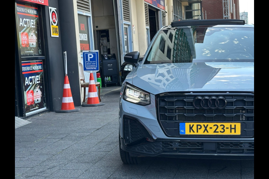 Audi Q2 35 TFSI S-Line Leer Navi Camera Carplay Pano