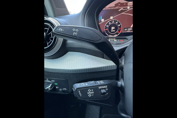 Audi Q2 35 TFSI S-Line Leer Navi Camera Carplay Pano