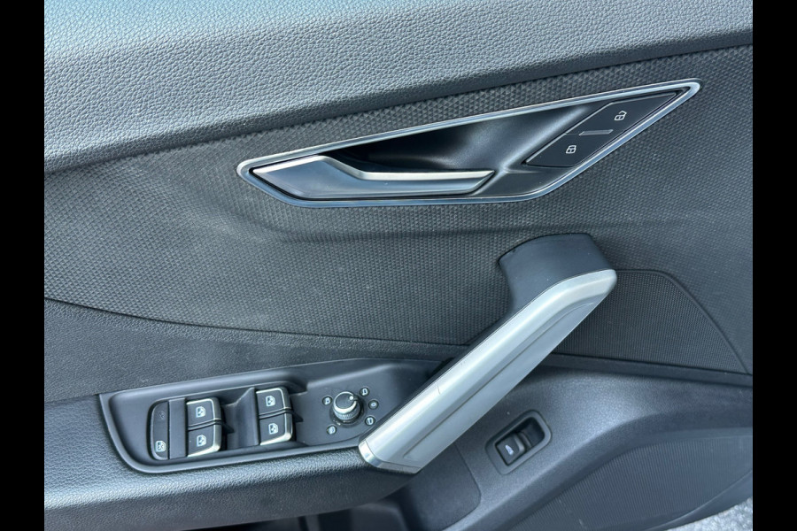 Audi Q2 35 TFSI S-Line Leer Navi Camera Carplay Pano