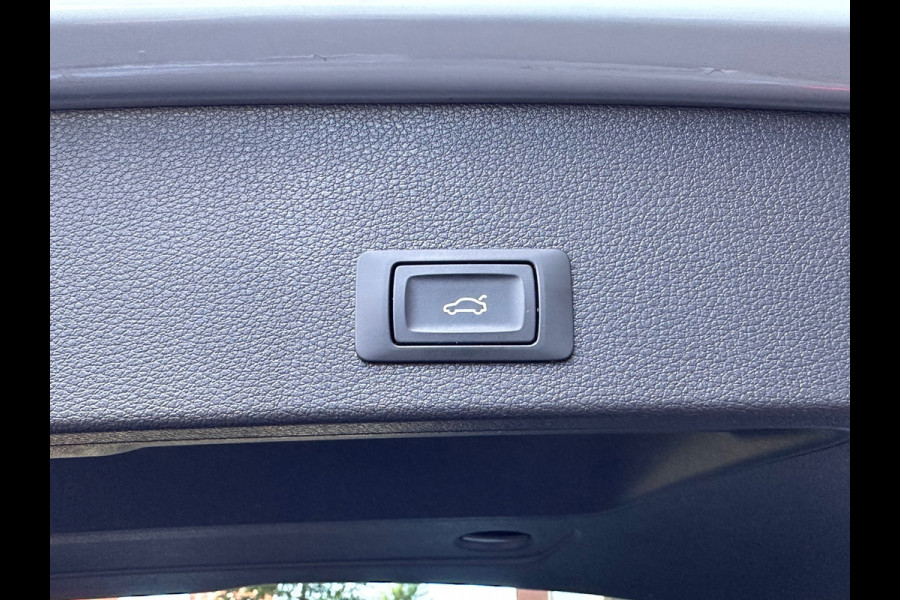 Audi Q2 35 TFSI S-Line Leer Navi Camera Carplay Pano