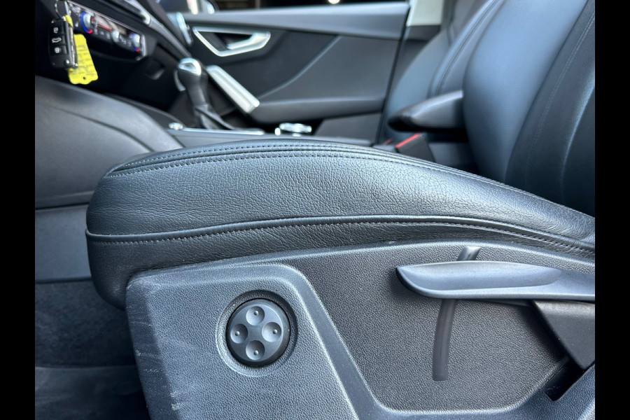 Audi Q2 35 TFSI S-Line Leer Navi Camera Carplay Pano