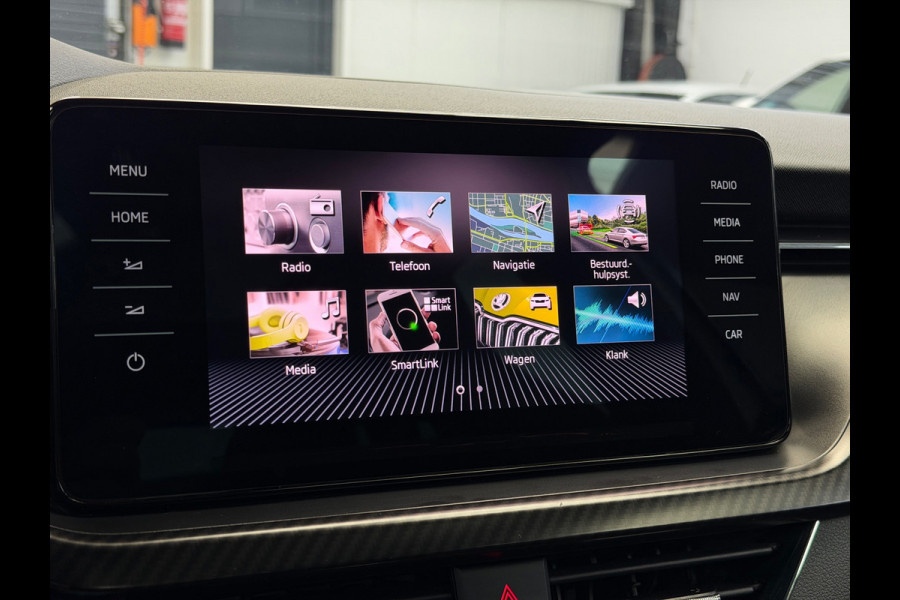 Škoda Kamiq 1.5 TSI Monte Carlo Pano CarPlay Camera